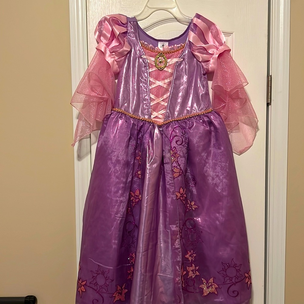 Rapunzel costume dress size 7/8